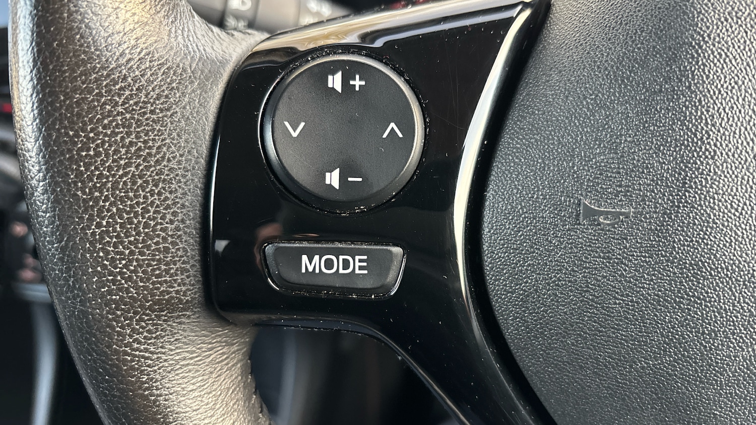 Used Peugeot 108 2017 for sale - 76835310: Photo 30