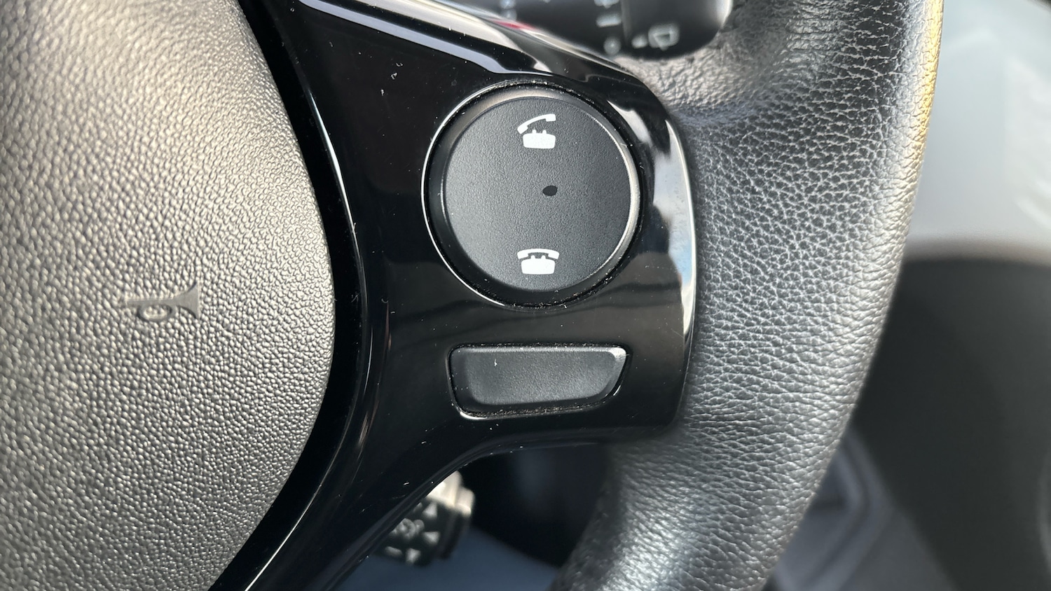 Used Peugeot 108 2017 for sale - 76835310: Photo 32