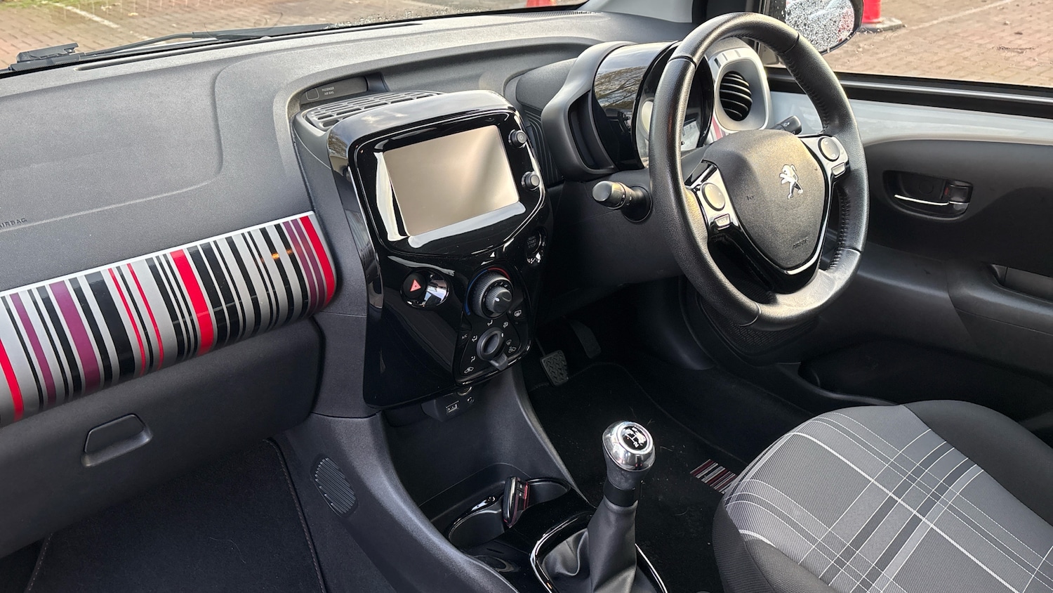 Used Peugeot 108 2017 for sale - 76835310: Photo 9