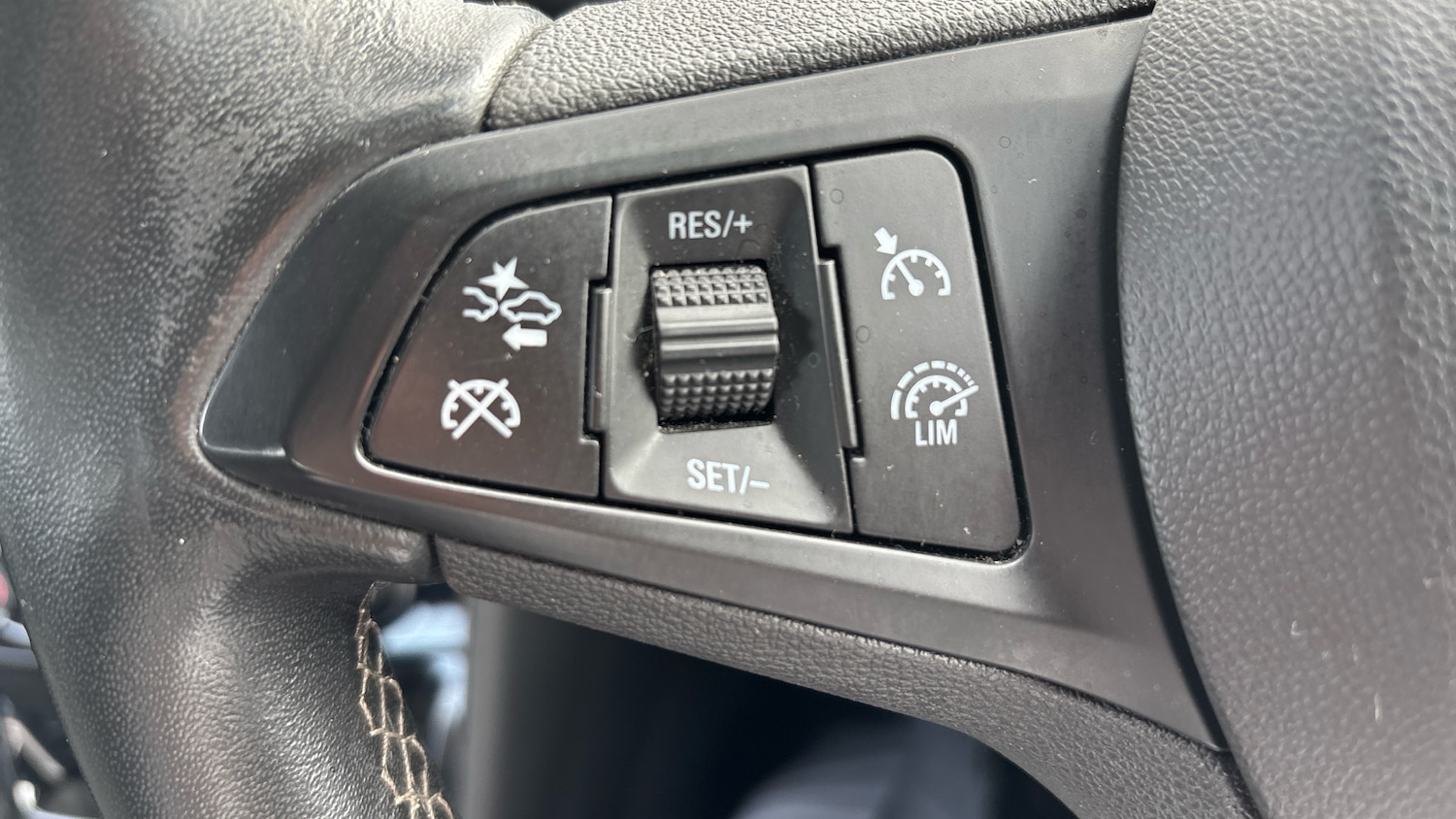 Used Vauxhall Astra 2017 for sale - 77746536: Photo 32