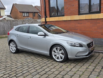 Used Volvo V40 2014 for sale - 78807681: Photo