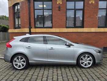 Used Volvo V40 2014 for sale - 78807681: Photo
