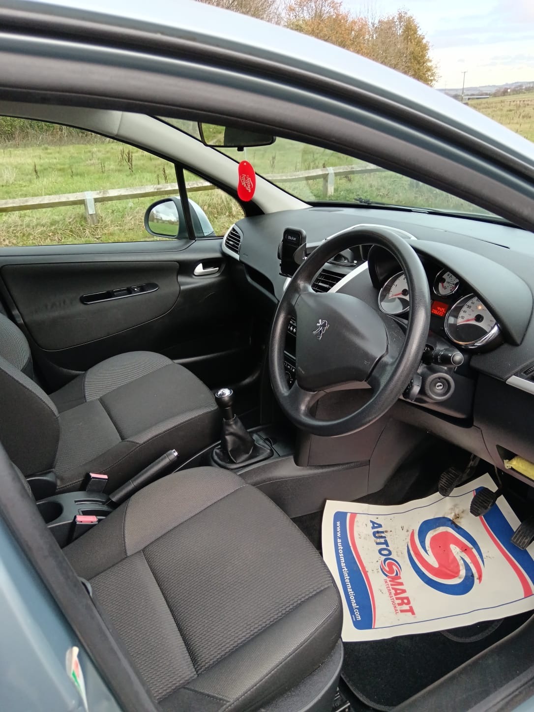 Used Peugeot 207 2010 for sale - 76660204: Photo 9