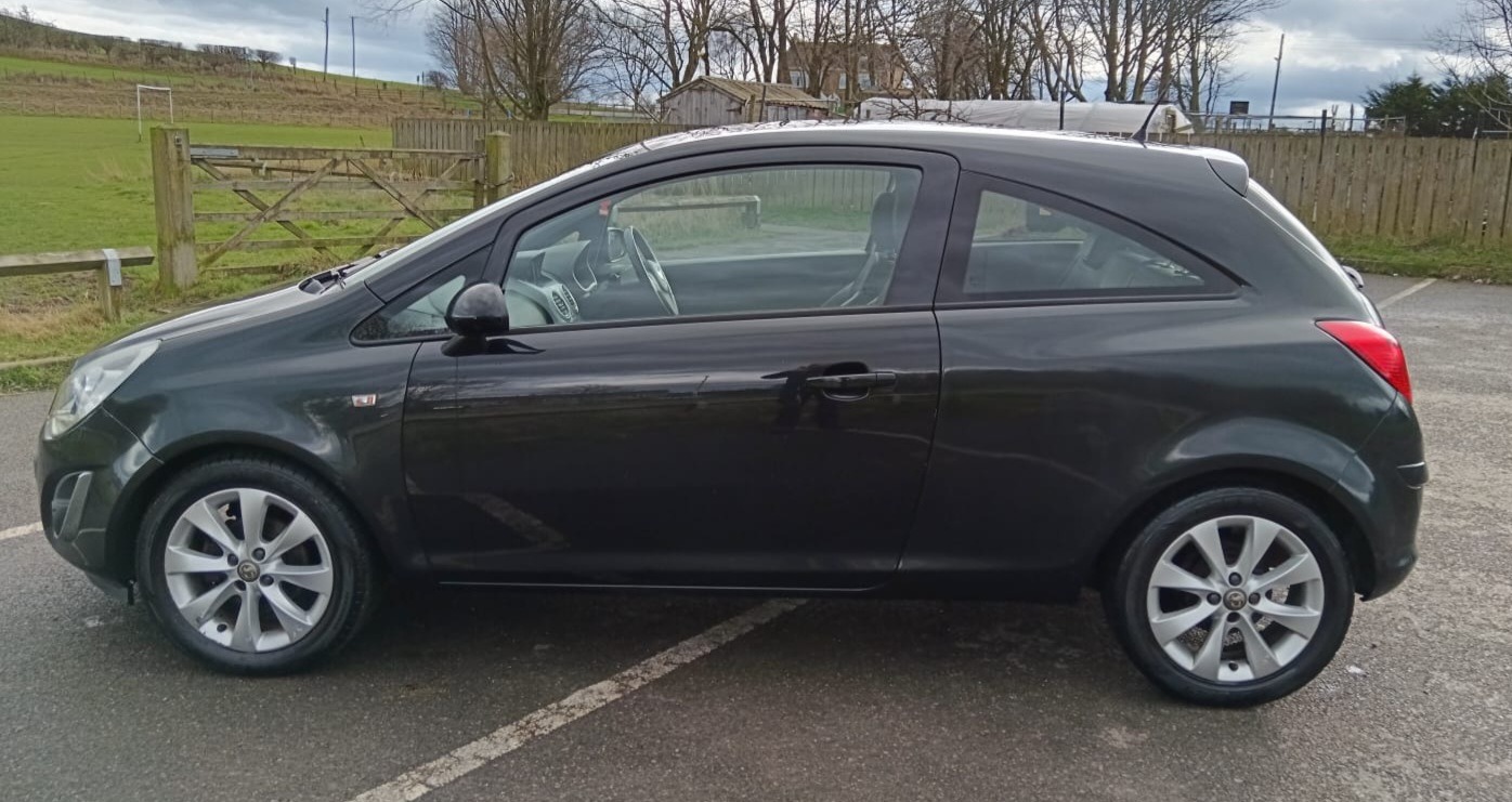 Used Vauxhall Corsa 2012 for sale - 77696868: Photo 4