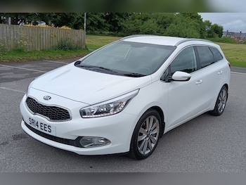Used Kia Ceed 2014 for sale - 77675624: Photo