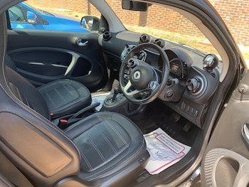 Used smart fortwo 2017 for sale - 75331039: Photo