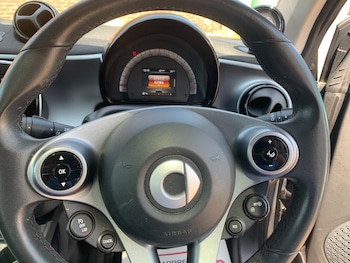 Used smart fortwo 2017 for sale - 75331039: Photo