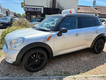 Used MINI Hatch 2011 for sale - 75325300: Photo