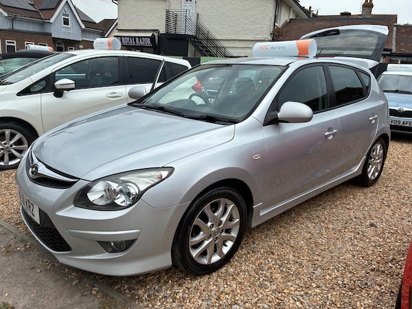 Used Hyundai i30 2011 for sale - 75637292: Photo 2