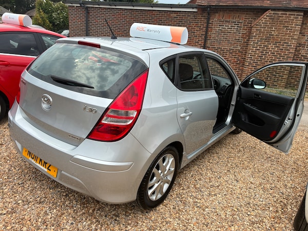 Used Hyundai i30 2011 for sale - 75637292: Photo 5