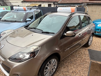 Used Renault Clio 2010 for sale - 76382789: Photo