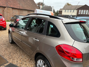 Used Renault Clio 2010 for sale - 76382789: Photo