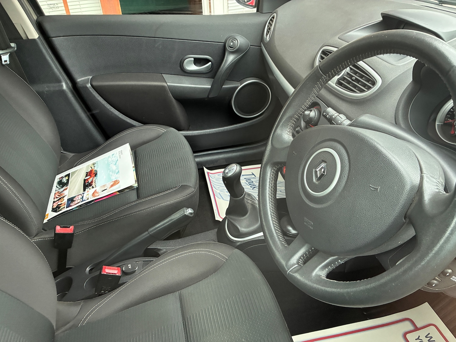 Used Renault Clio 2010 for sale - 76382789: Photo 8
