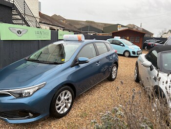 Used Toyota Auris 2017 for sale - 77013962: Photo