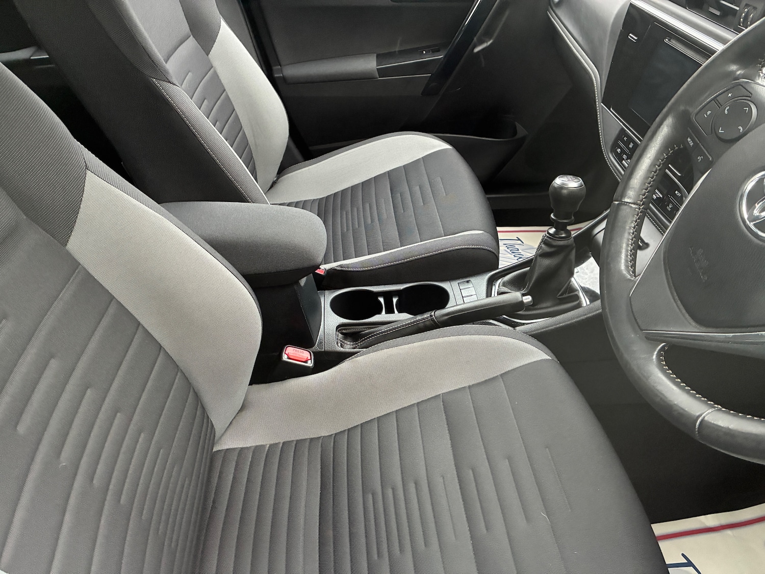 Used Toyota Auris 2017 for sale - 77013962: Photo 5