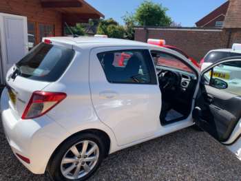 Used Toyota Yaris 2012 for sale - 75325284: Photo
