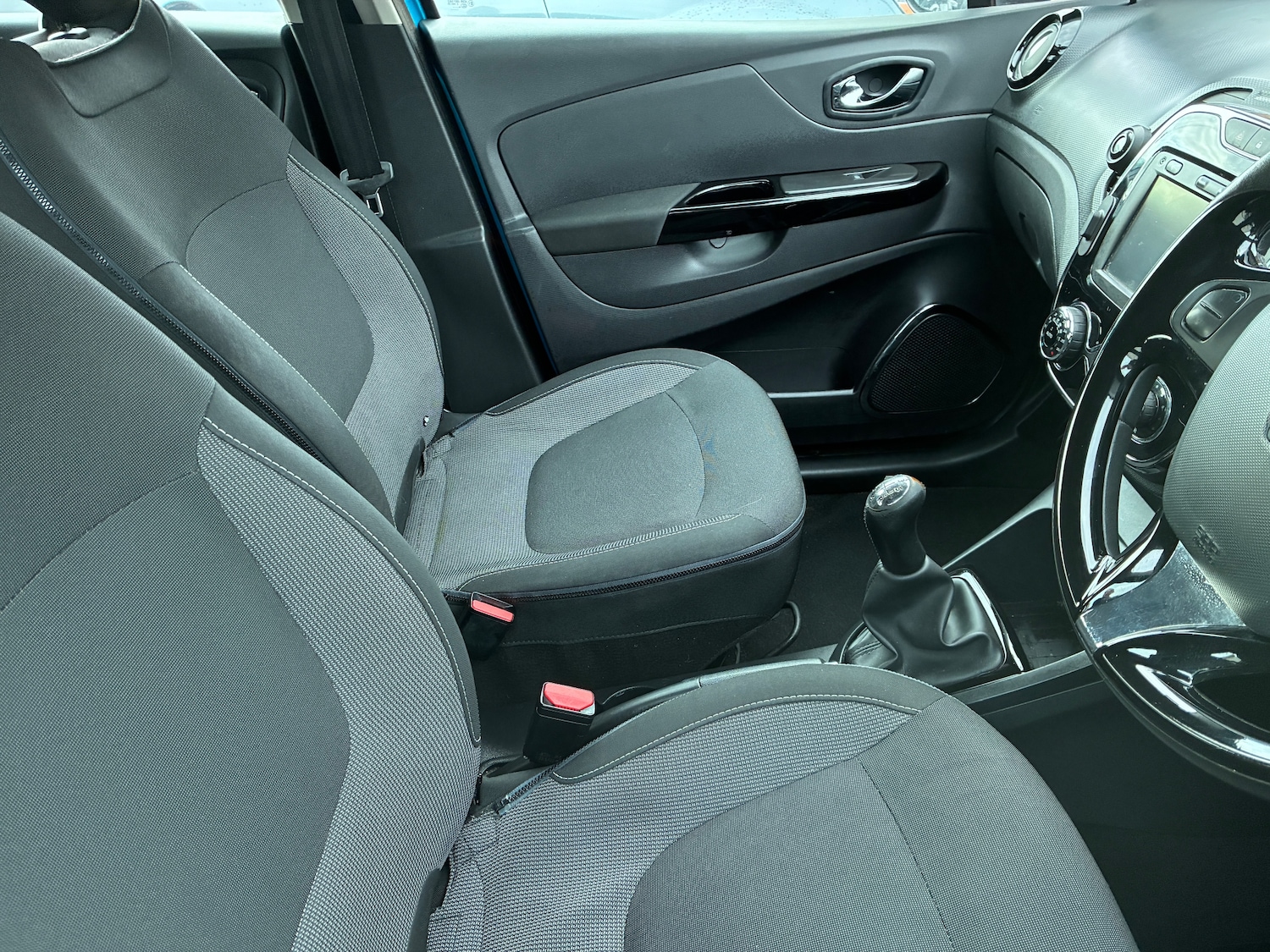 Used Renault Captur 2015 for sale - 77316106: Photo 4