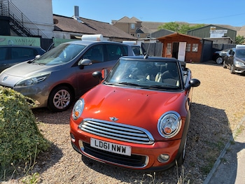 Used MINI Convertible 2011 for sale - 79184638: Photo
