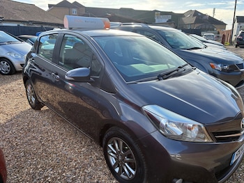 Used Toyota Yaris 2014 for sale - 77316108: Photo