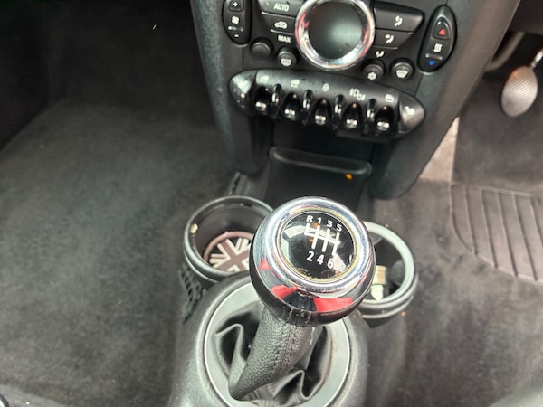 Used MINI Cooper 2010 for sale - 75468442: Photo 15