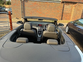 Used Vauxhall Cascada 2014 for sale - 77033570: Photo