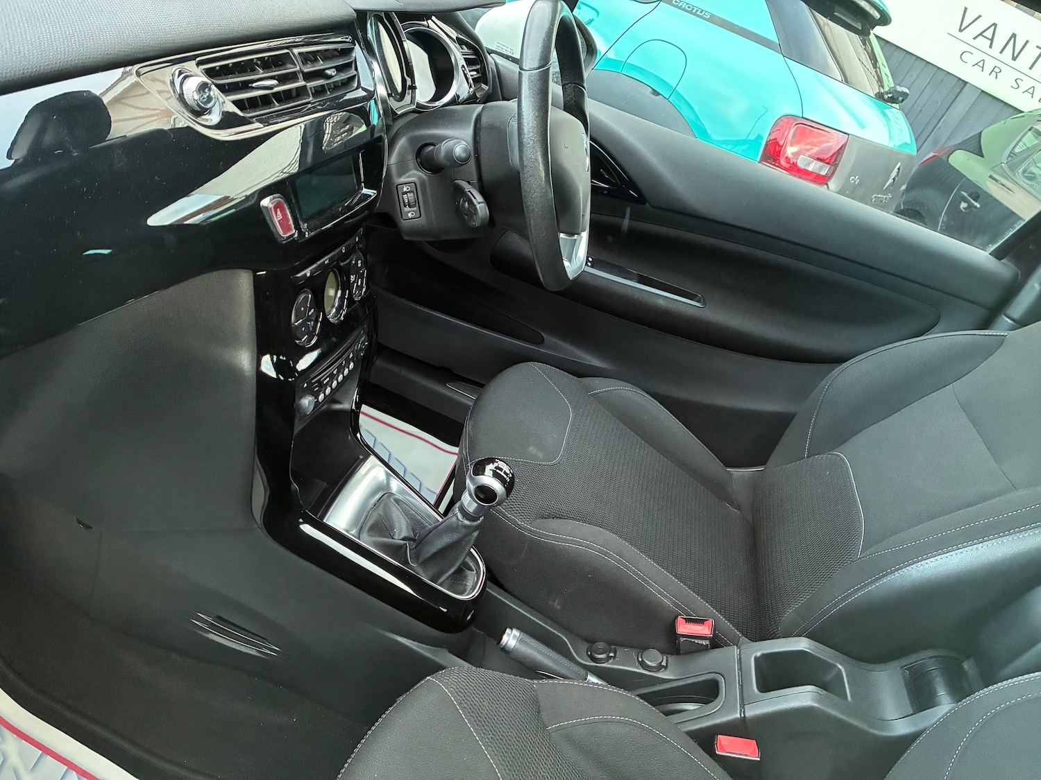 Used Citroen DS3 2014 for sale - 76663097: Photo 8