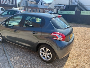 Used Peugeot 208 2014 for sale - 79184648: Photo