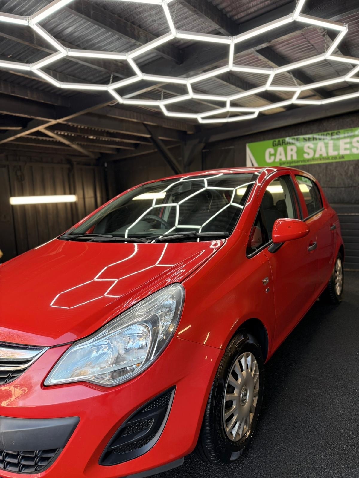 Used Vauxhall Corsa 2012 for sale - 77112953: Photo 3