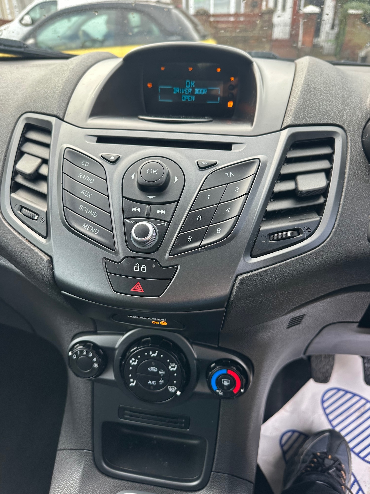 Used Peugeot 208 2015 for sale - 76845639: Photo 6