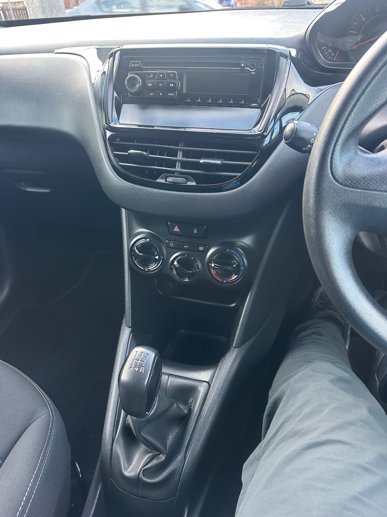 Used Peugeot 208 2015 for sale - 76845639: Photo 7