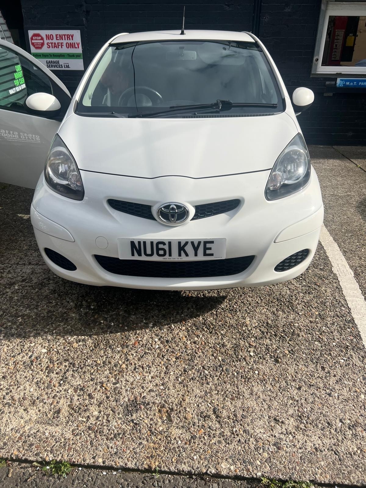 Used Toyota AYGO 2011 for sale - 76056187: Photo 2