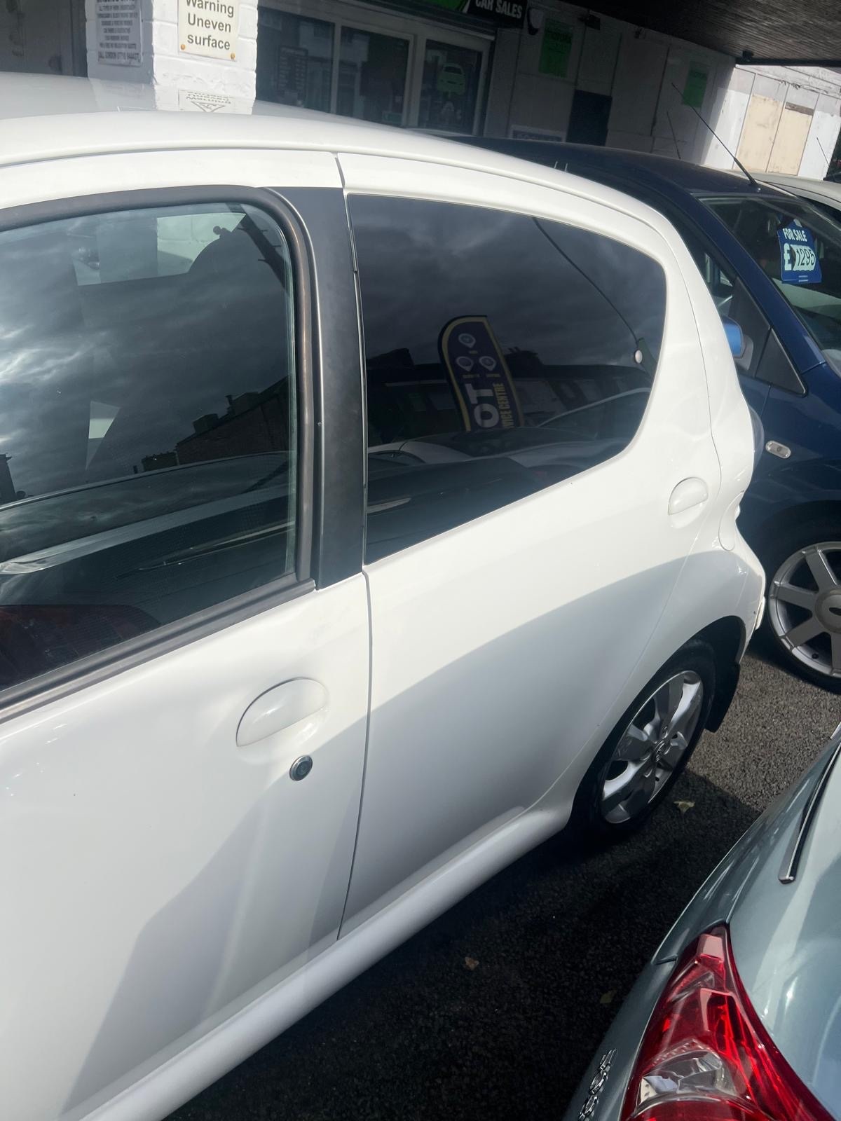 Used Toyota AYGO 2011 for sale - 76056187: Photo 6