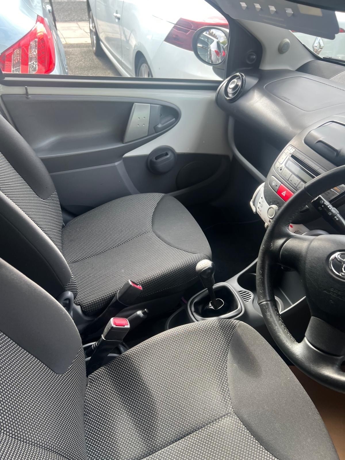 Used Toyota AYGO 2011 for sale - 76056187: Photo 8