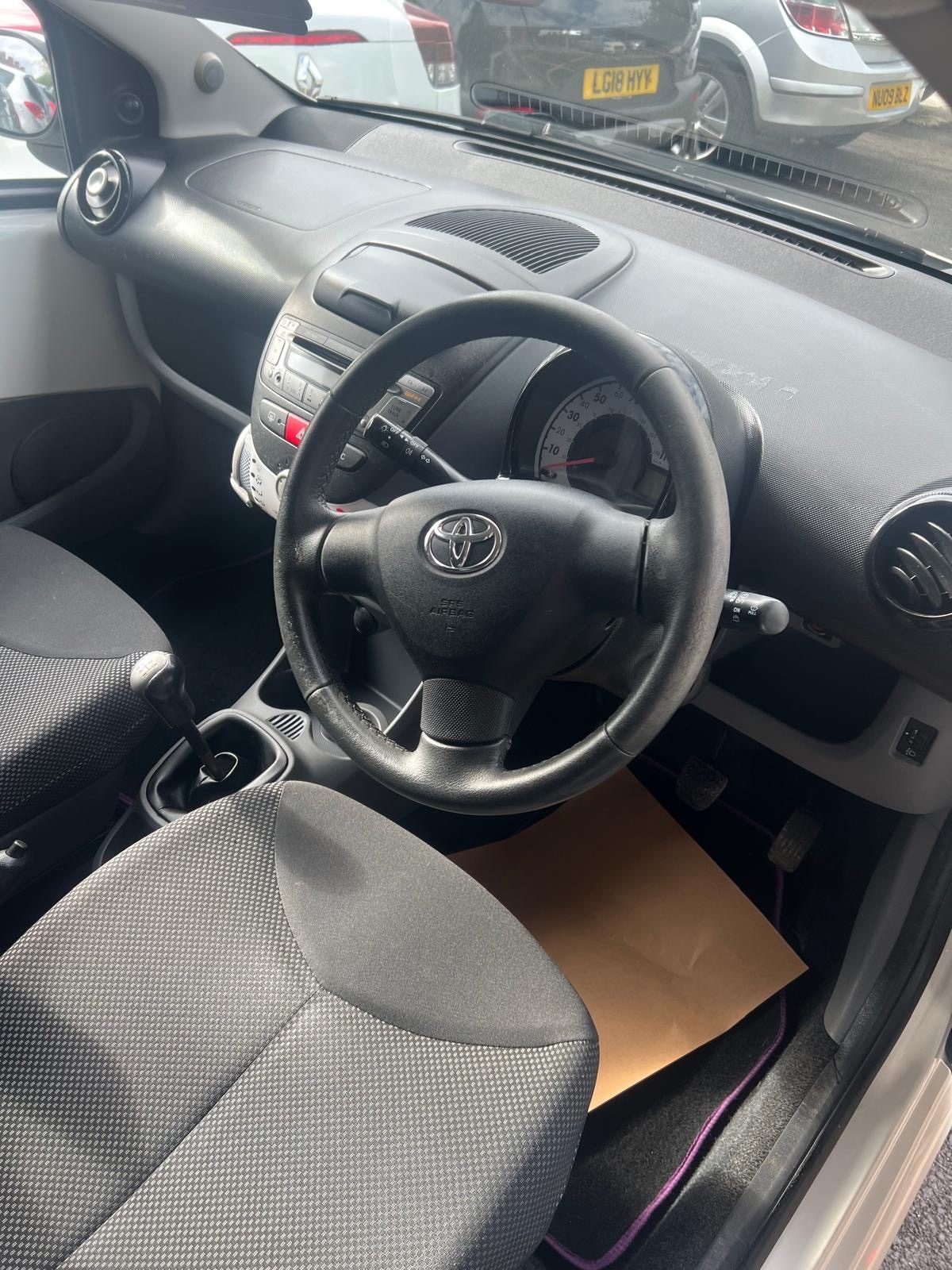 Used Toyota AYGO 2011 for sale - 76056187: Photo 9