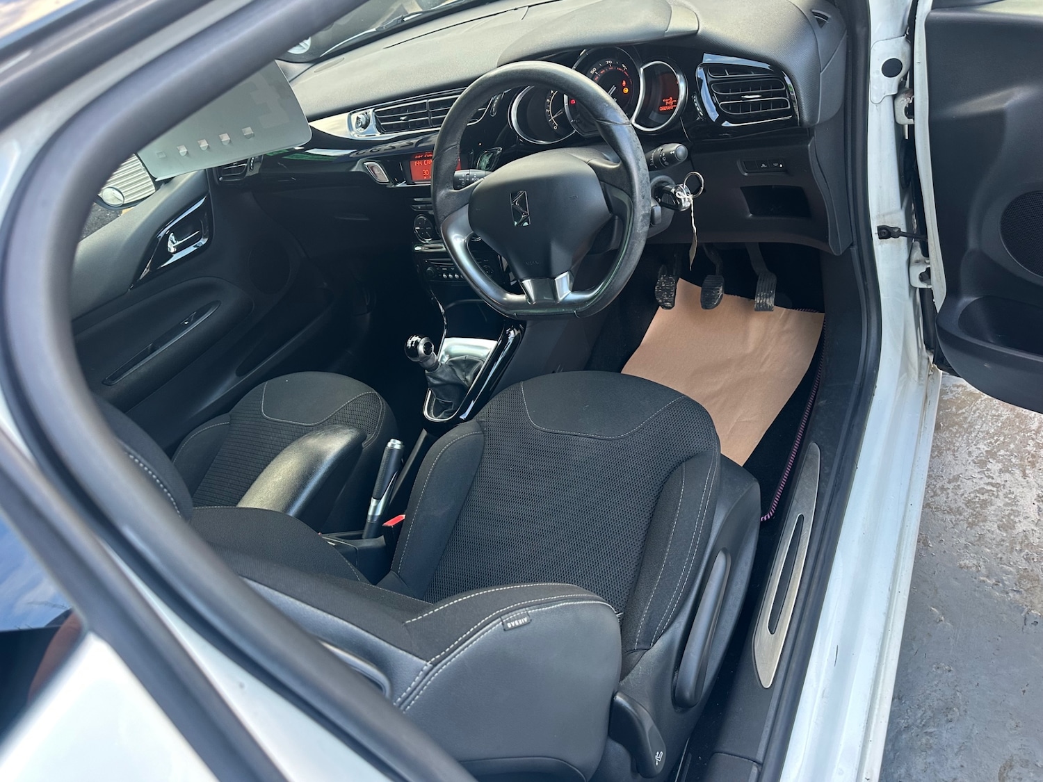 Used Citroen DS3 2012 for sale - 76845332: Photo 6