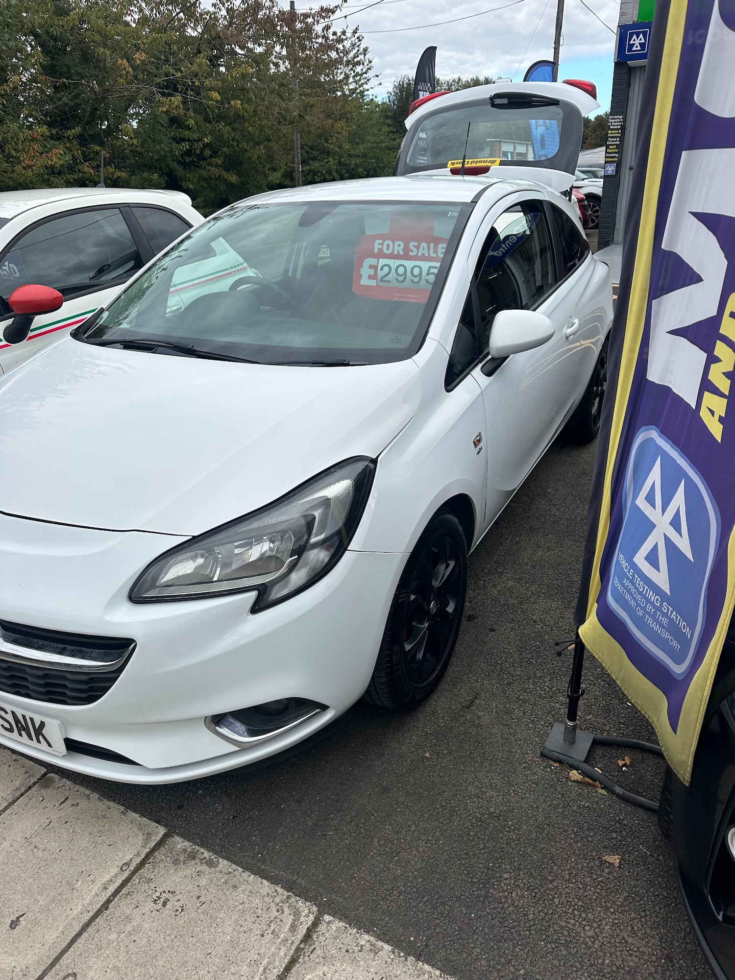 Used Vauxhall Corsa 2015 for sale - 76076594: Photo 2