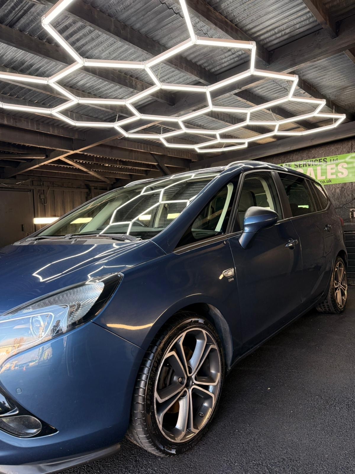 Used Vauxhall Zafira 2015 for sale - 77235638: Photo 2