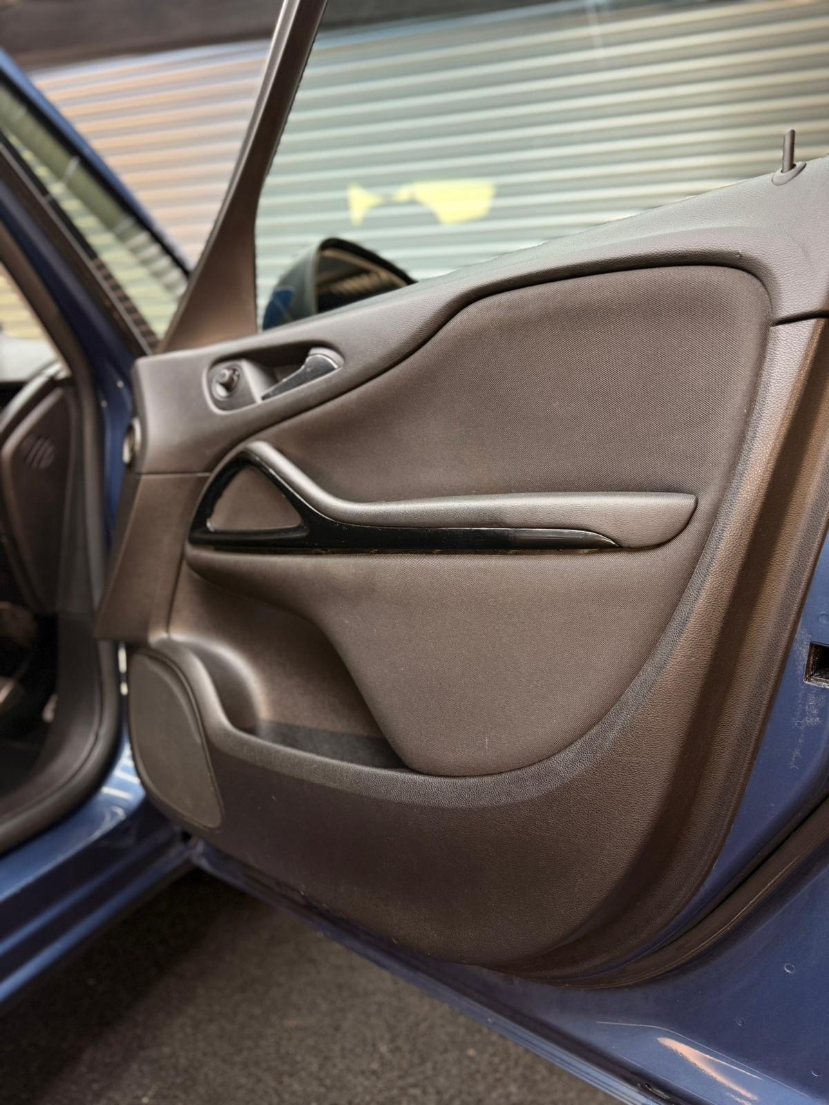 Used Vauxhall Zafira 2015 for sale - 77235638: Photo 8