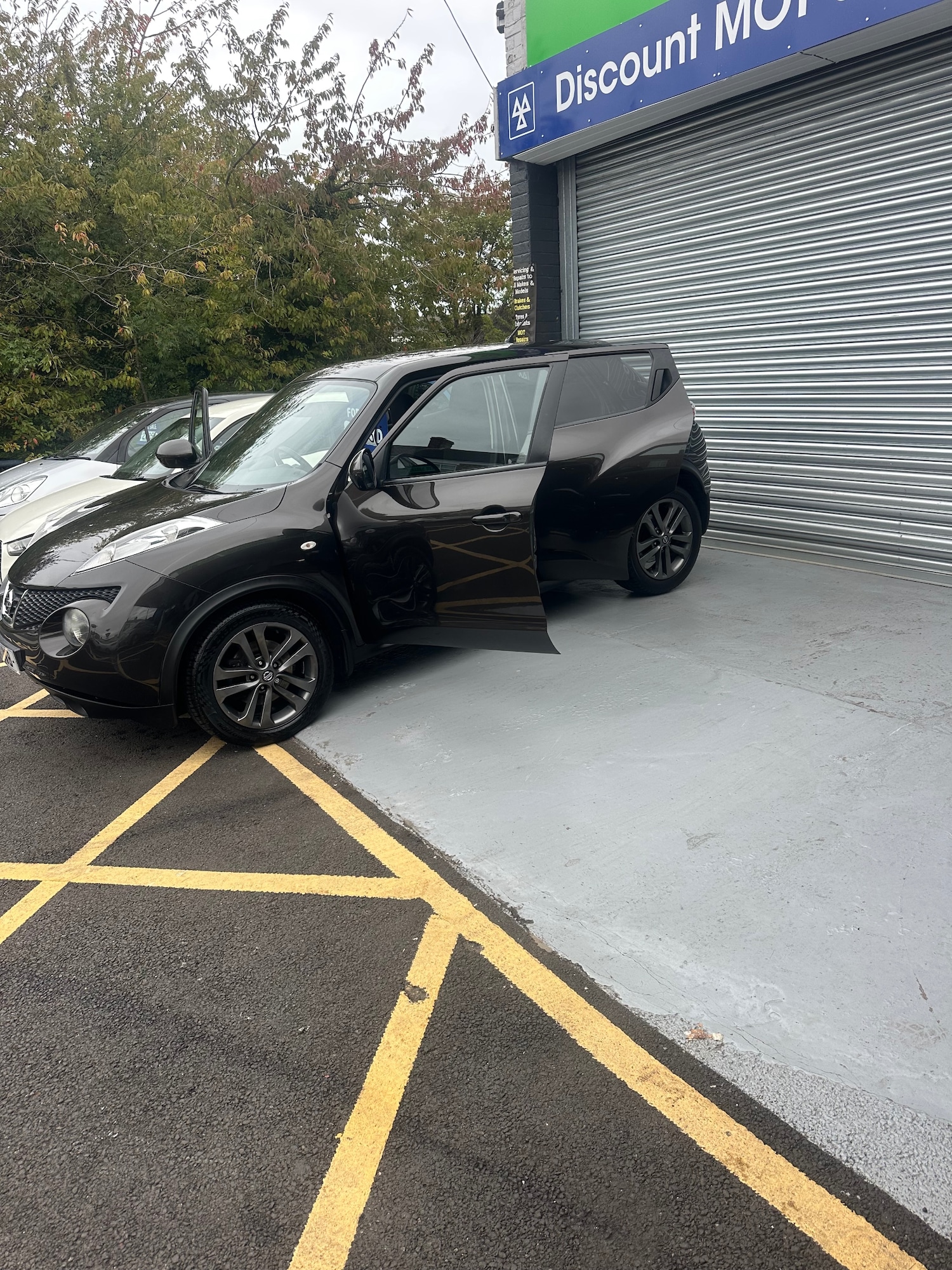 Used Nissan Juke 2011 for sale - 76170830: Photo 2