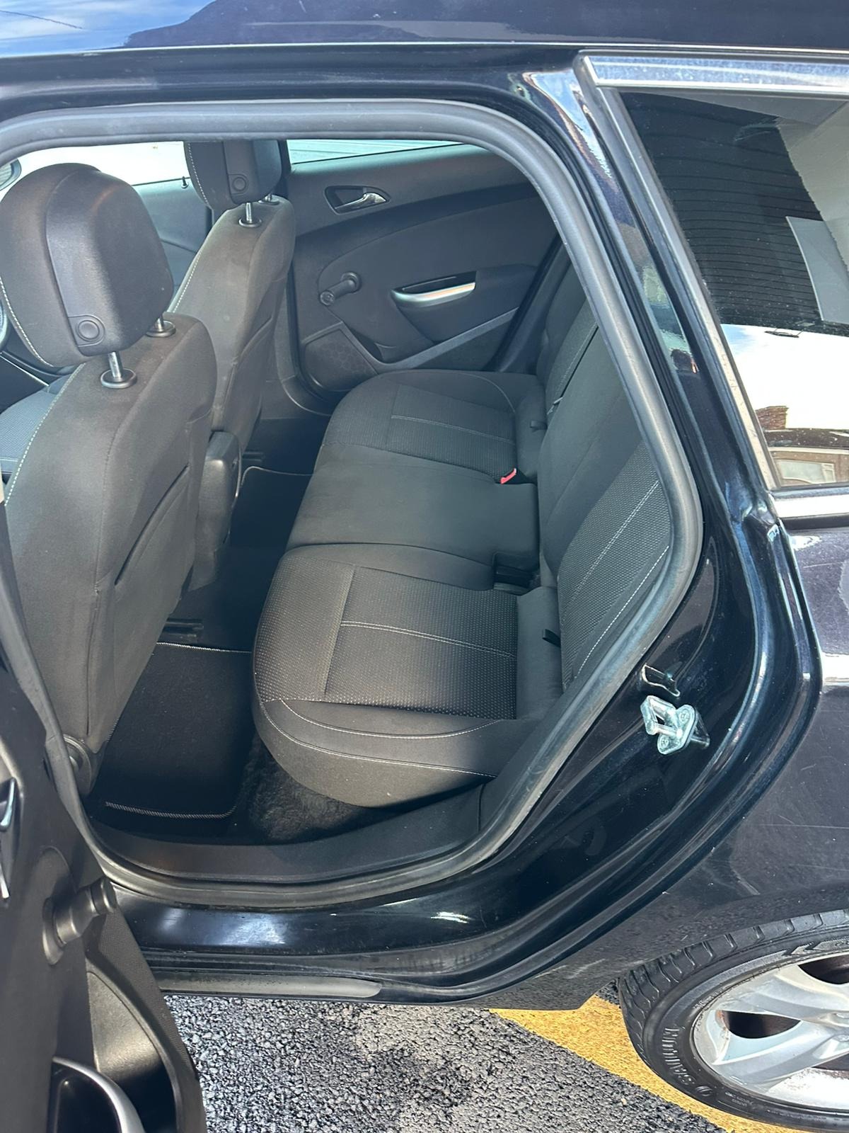 Used Vauxhall Astra 2011 for sale - 76374124: Photo 8