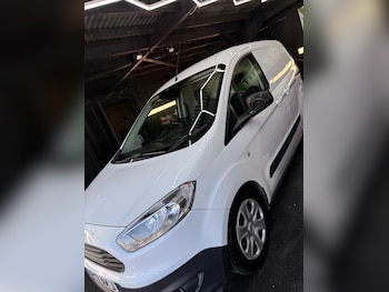 Used Ford Transit Courier 2017 for sale - 78438825: Photo