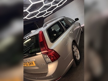 Used Volvo V50 2010 for sale - 78353446: Photo