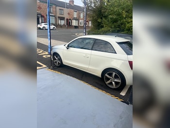 Used Audi A1 2011 for sale - 75903618: Photo