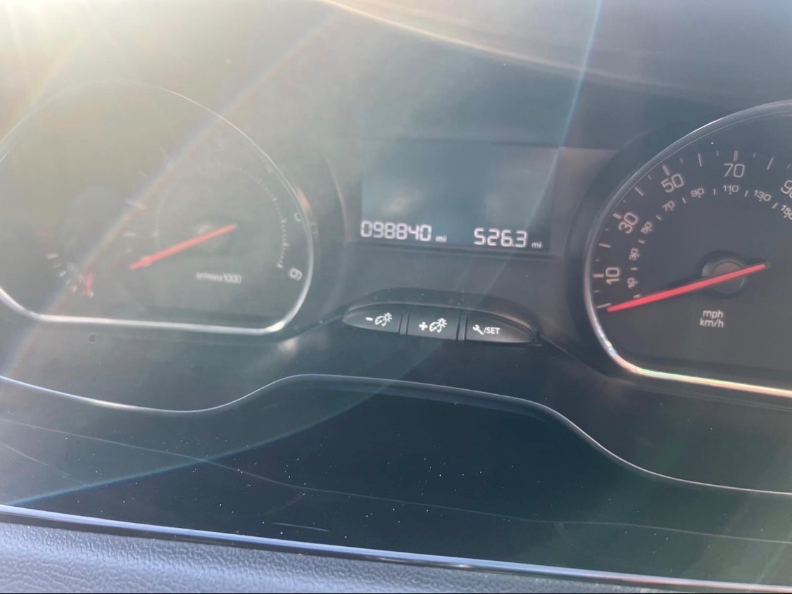 Used Peugeot 208 2014 for sale - 76933304: Photo 5