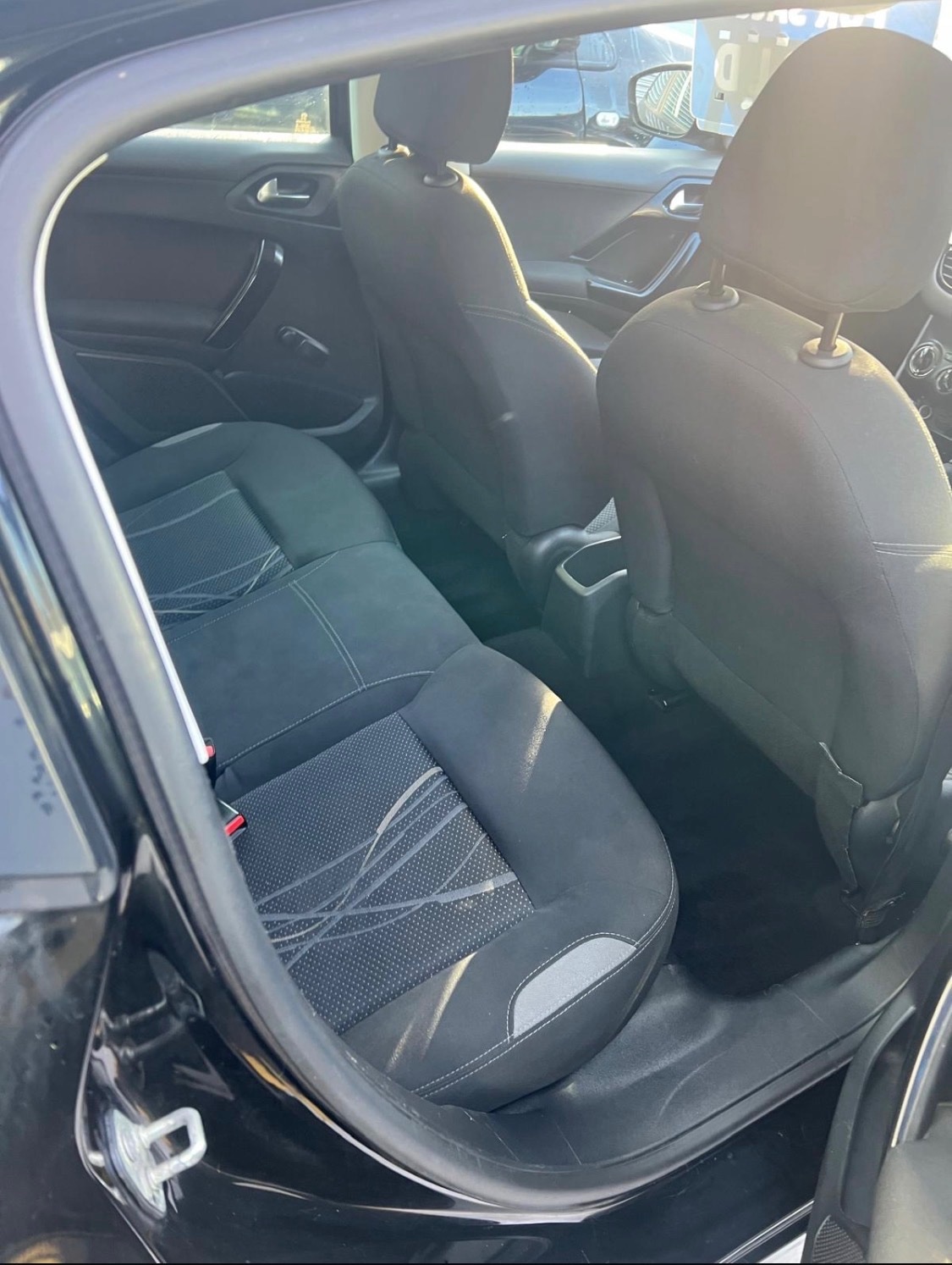 Used Peugeot 208 2014 for sale - 76933304: Photo 7