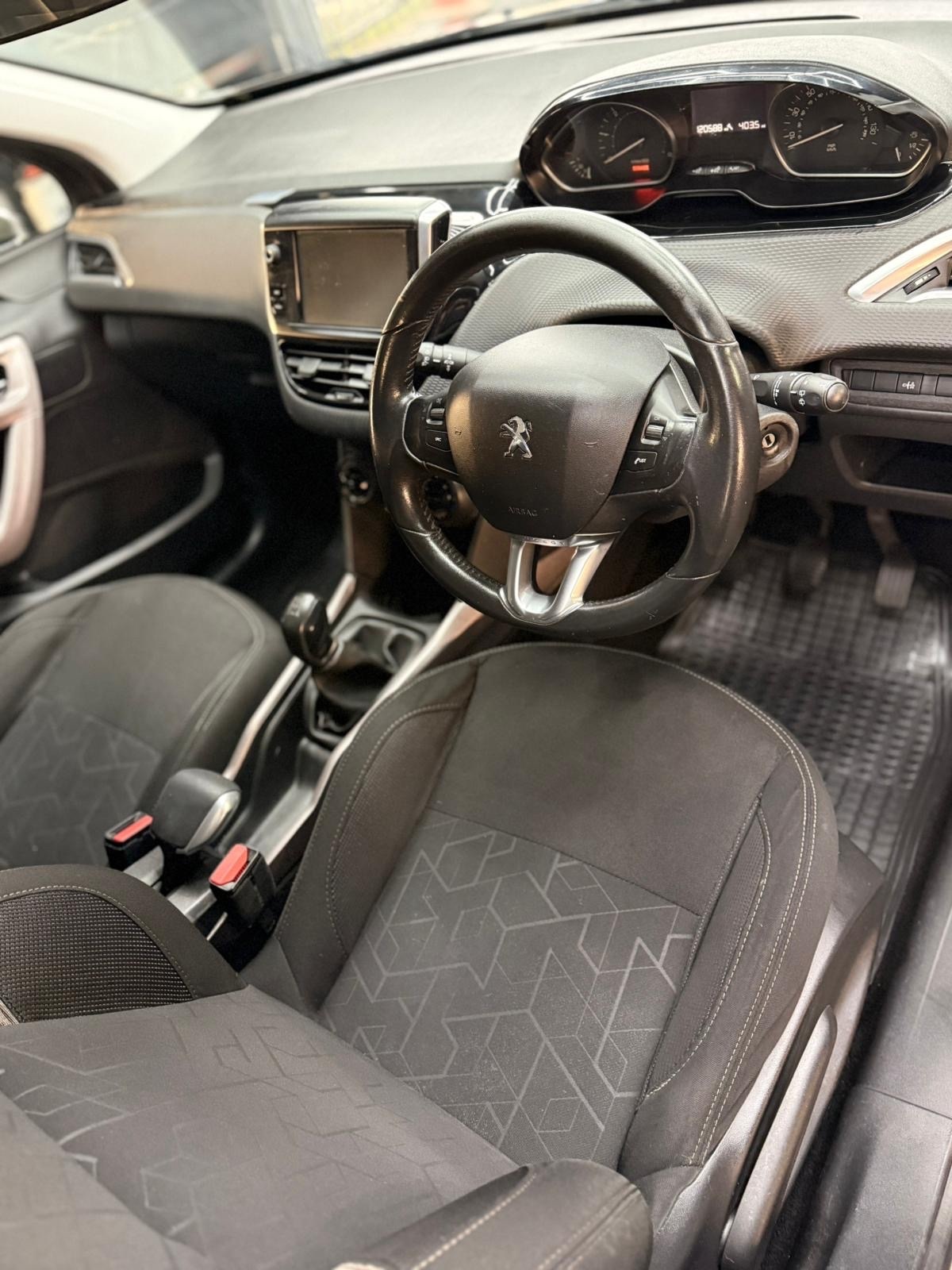 Used Peugeot 2008 2016 for sale - 77045684: Photo 4