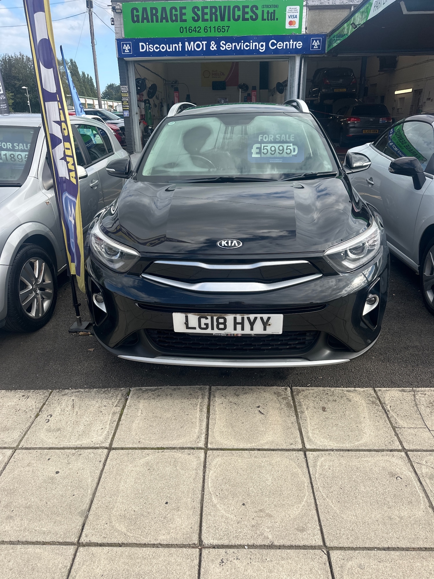 Used Kia Stonic 2018 for sale - 76076121: Photo 1