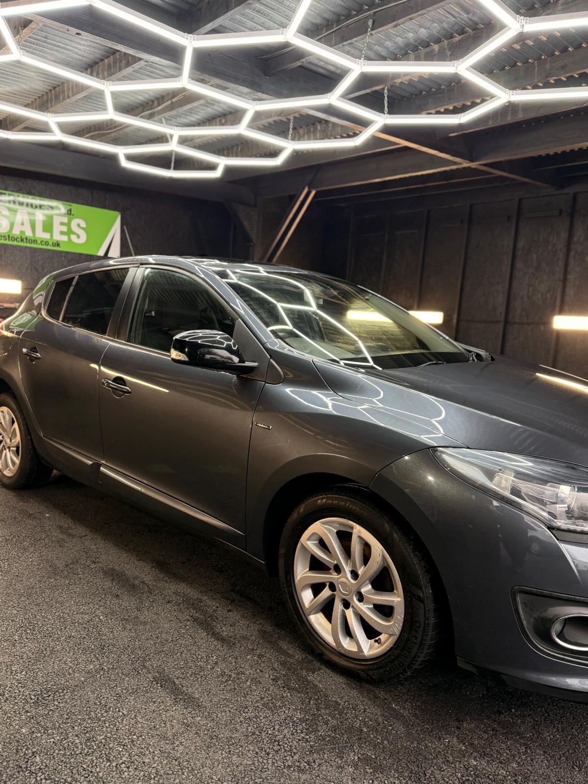 Used Renault Megane 2015 for sale - 77065920: Photo 3