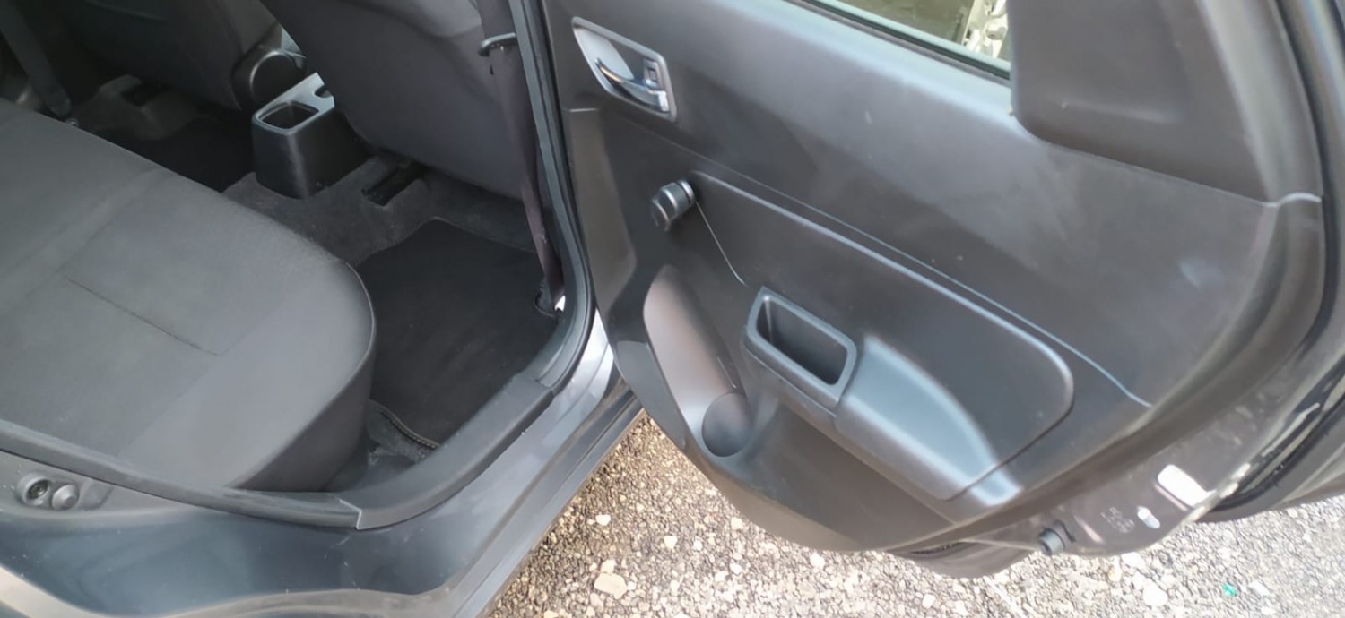 Used Suzuki Swift 2017 for sale - 76817557: Photo 38