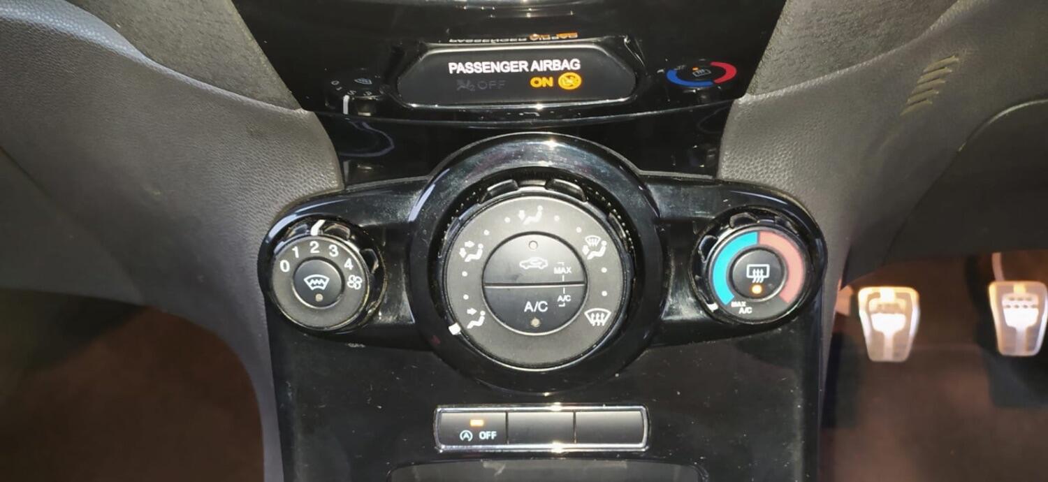 Used Ford Fiesta 2015 for sale - 76769402: Photo 28